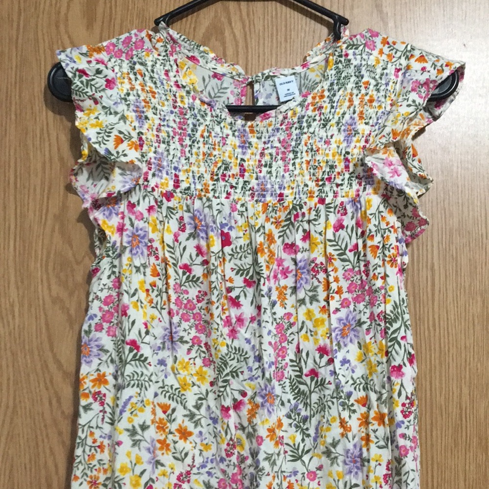 Flutter sleeve blouse
